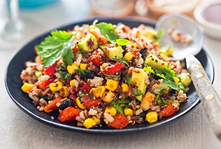Kinoa Salata