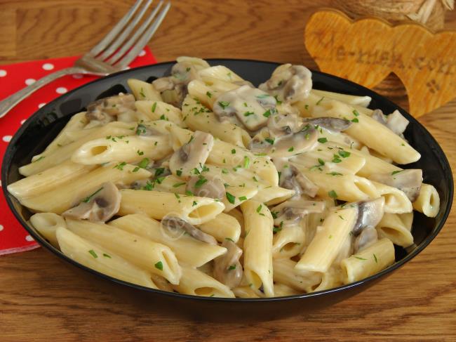 Kremalı Mantarlı Penne